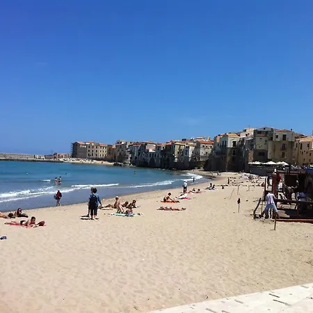 Vacanze Casa Romana Holiday home Lascari