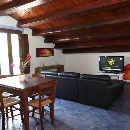 Vacanze Casa Romana Holiday home Lascari